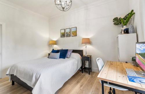 Elegant 4BR Home Guest House Private Yard - Foto 38