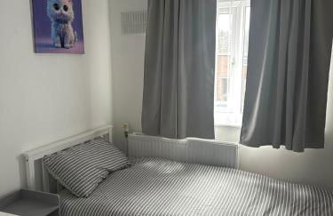 Hartlepool-3 bd House-Sleeps5-Free Parking,Netflix - Photo 11