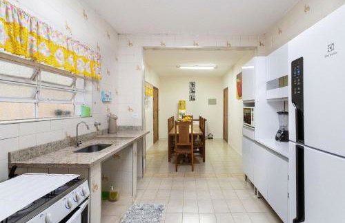 Piscina, jardim, área gourmet e vista arborizada - Foto 25