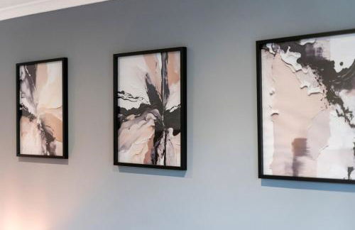 Cozy 2BR Getaway - Private Hot Tub & Bath Retreat - Foto 23