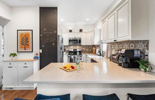 3BD plus 1BD Tiny Home - Outdoor Movie & Yard Fun - Foto 23