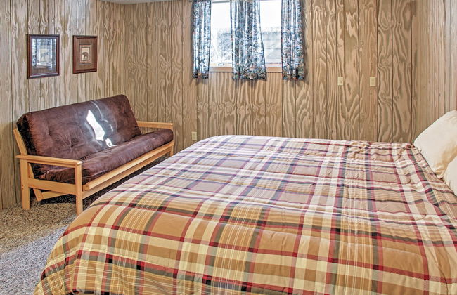 Wonderful Home on Sand Lake with Expansive Porch! - Foto 3