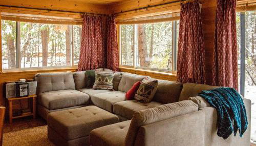 Romantic Riverfront Cottage - 1 Mile to Winthrop! - Foto 3