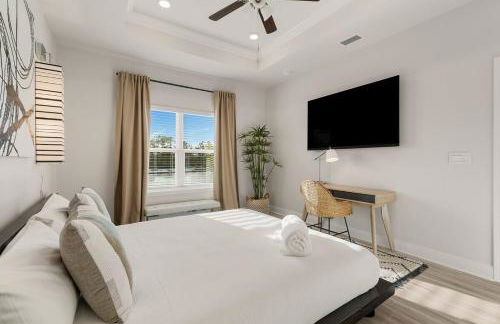 4 Bedroom Sleeps 10 Beach Resort pool, Golf Cart included! Sunsets - Foto 9