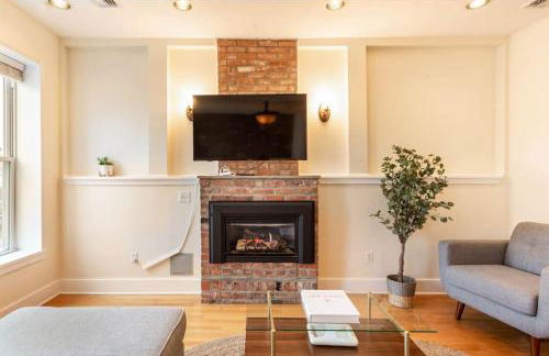 The Brick House Wooster Sq at Yale with Skyline Deck and WD - Foto 17