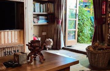 Tree-Tops Treehouse Eco Retreat - Photo 8