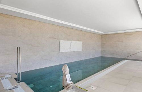 Luxury Apartment next to Golf Course in Marbella - Photo 34