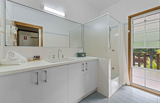 Birds 'n' Bloom Cottages - Photo 72