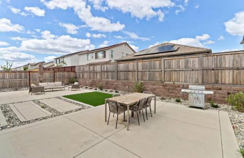 Spacious new house in Folsom Ranch 4BD and 3BA with backyard and BBQ grill - Foto 42