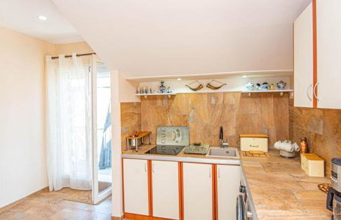 5 Bedroom Lovely Apartment In Raslina - Foto 13
