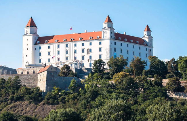 Excursión a Bratislava con regreso en barco - Foto 1