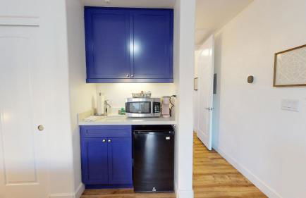 LV007 Downstairs LV Studio in a Quiet Location - Photo 6