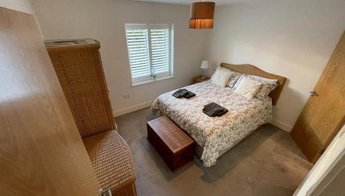 2 Bed 2 Bathroom Gated Apartment 1 Inc free Parking - Foto 4