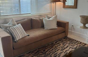 Mid-Century with Outdoor Oasis - Foto 34