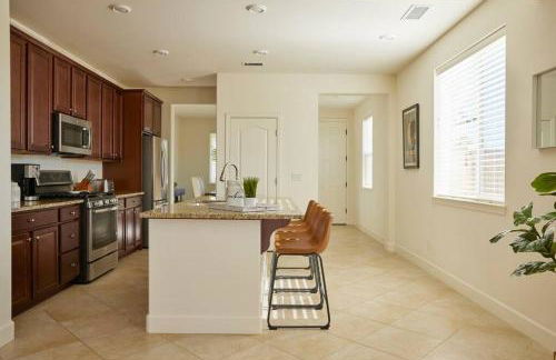 NEW Upscale House, Tahoe 30-min w/ Cal King - Foto 26