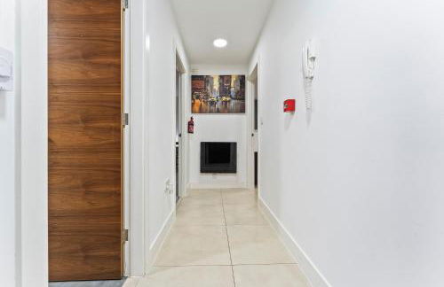 Bloom Court -Sleeps 6-Free Parking with Workspace & High-Speed WiFi - Foto 14