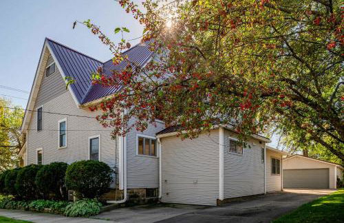 Family Downtown Mansion - Sleeps 13 - Foto 27