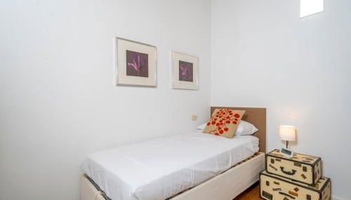 GuestHost - Lovely Apartment X6 with Balcony - Photo 3