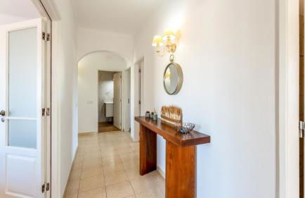 Sunny 3BDR Apt with Pool in Ferreiras by LovelyStay - Foto 14