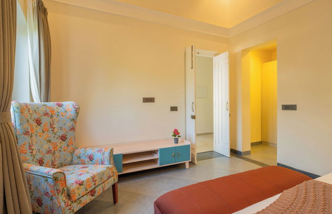 ELIVAAS Laguna Camellia | Luxe 4 BHK Villa Near Popular Beaches with Private Pool - Photo 19