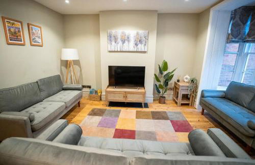 4 Bedroom Winchester Town House, central, parking - Foto 14