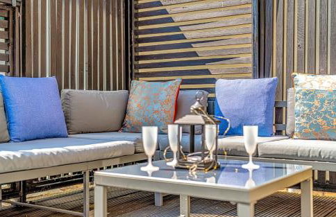 INTERIOR-DESIGN Apartment with HUGE Terrace - Photo 20