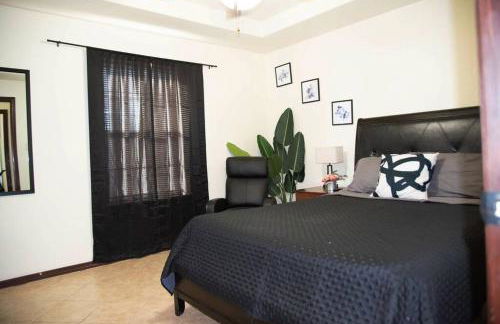 1 Min to University UTRGV 2BD 2BT town suite - Foto 8