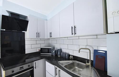 Rayan Heights Cosy 1 bedroom flat sleeps 2 perfect for contractors tourists families - Free parking - Foto 36