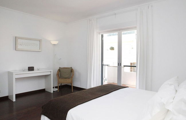 Remarkable view over Cascais Bay - Photo 9