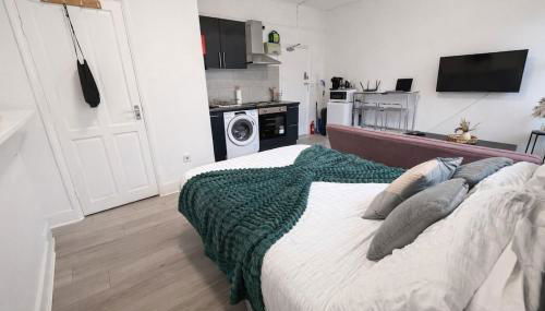 The Emerald Studio - Photo 3