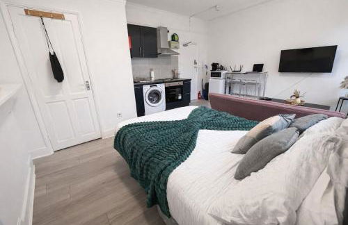 The Emerald Studio - Photo 3