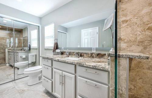 Luxe Private Waterfront Getaway with Pool in Ozona - Foto 5