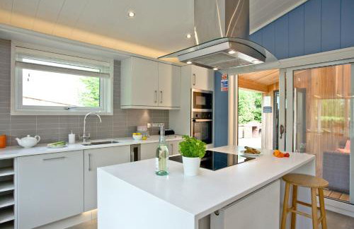 Orchard Lodge, Strawberryfield Park - Photo 15