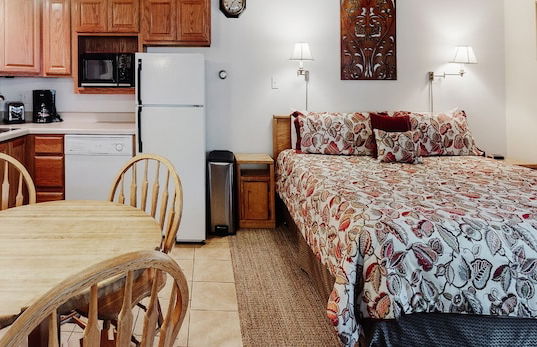 Aspenwood - CoralTree Residence Collection - Photo 7