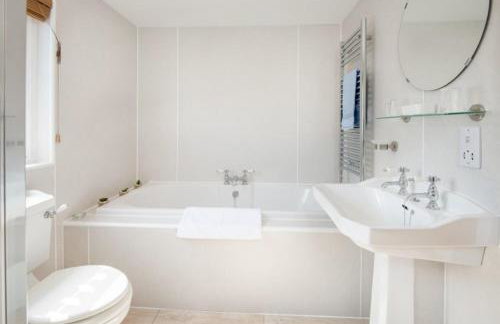 The Old Farmhouse - Foto 22