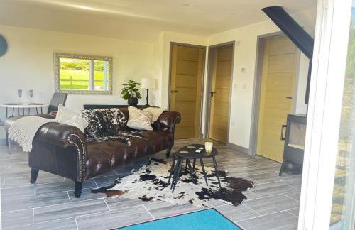 Plumstone view hot tub lodge in Pembrokeshire - Photo 10