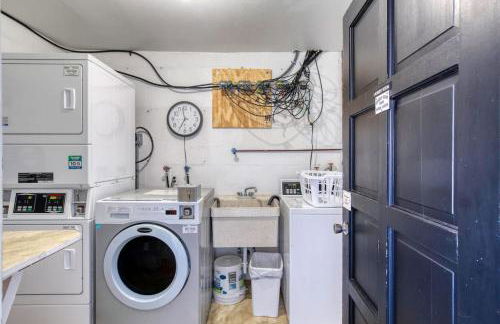 Oceanfront Elysium with a pool - Photo 35