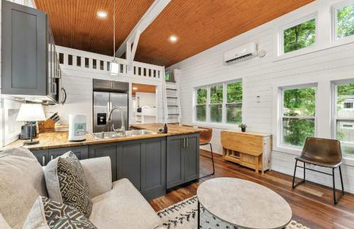 The Hickory Tiny Home in Menlo - Photo 9