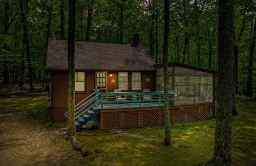 River Walk Cottage - Hot Tub - Pet Friendly - Swing - Screen Porch - River Access - Fire Pit - Wifi - Grill - Deck - King Bed - Foto 25