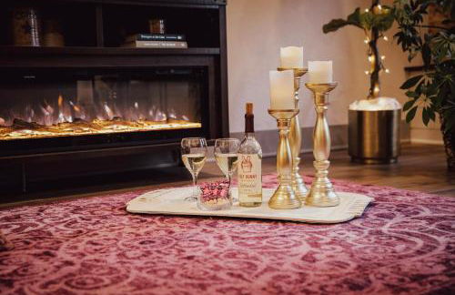 Private Boutique Getaway - Fireplace & Soaking Tub - Downtown Loft - by Cross-Key Vacation Rentals - Photo 3