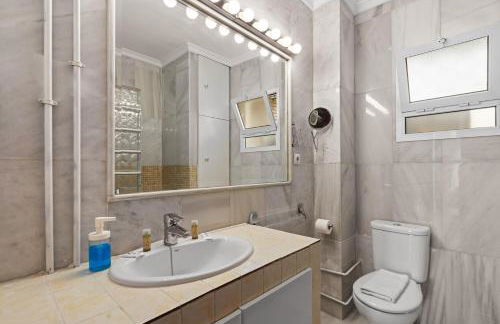 Comfy apt near the Beach by Costarentals - MAL02 - Photo 21