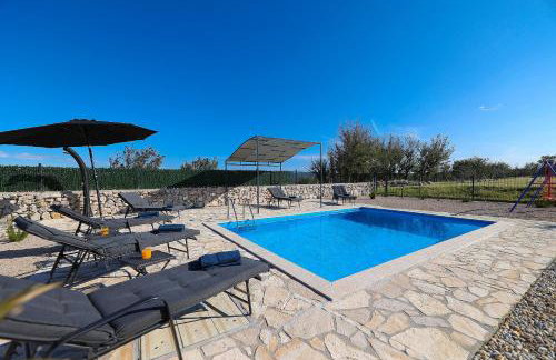 Villa Niko PET FRIENDLY 200 M FROM HIDDEN SANDY BEACH pets stays for free - Photo 4