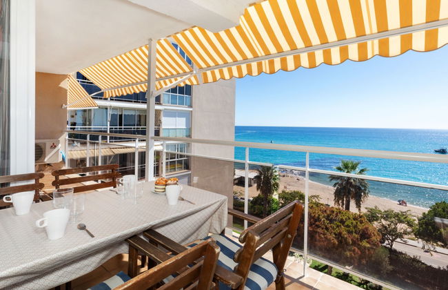 3 bedroom Apartment in Sant Vicenç de Montalt with swimming pool and garden - Photo 2