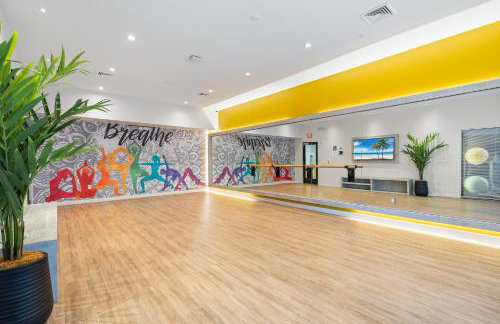 Modern 2BR 2BA Condo Sleeps 8 with Gym Laundry 20 Min to NYC - Foto 46