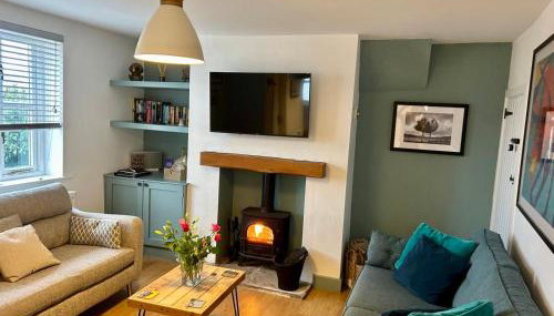 Sunshine Cottage - Photo 2