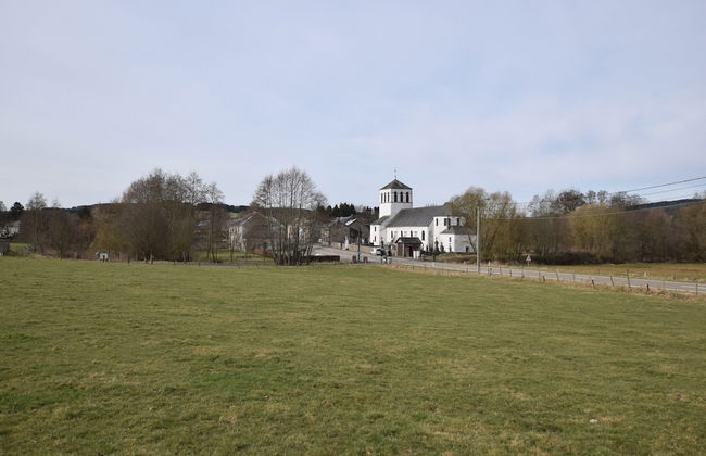 Charming Holiday Home in Sainte-ode With Terrace - Foto 21