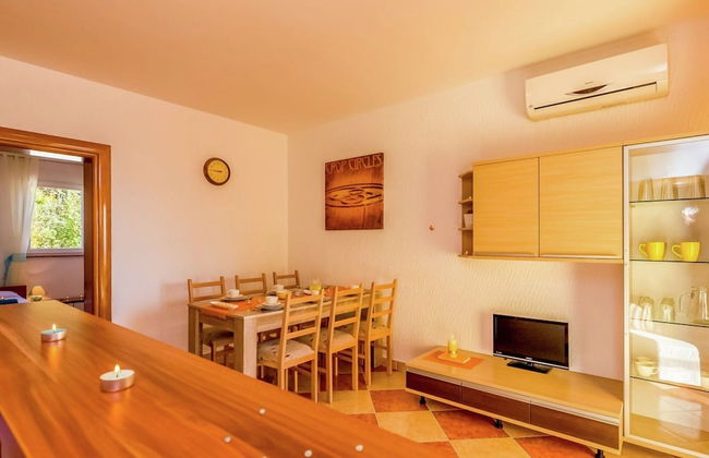 Alluring Apartment in Dramalj with Hot Tub - Foto 1