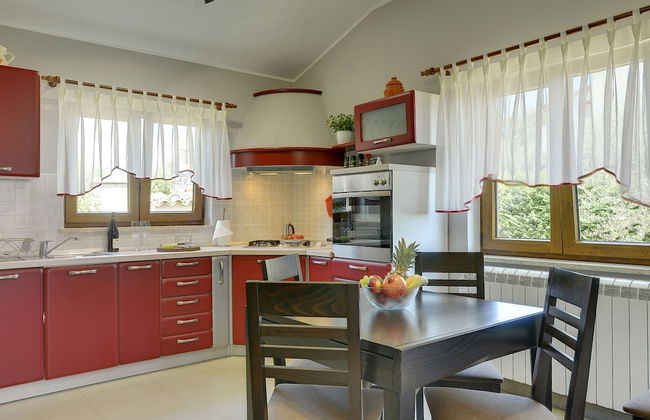 Villa in Peroj With Private Pool & Near Beach - Foto 8