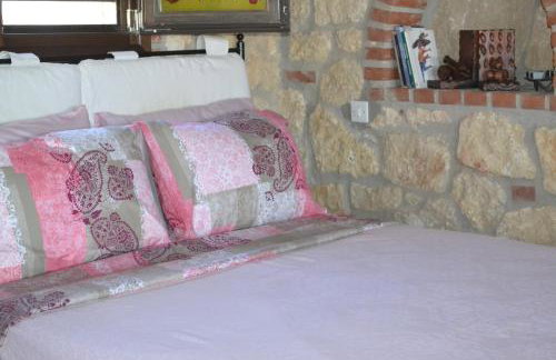 Artemis Stone House - Photo 35