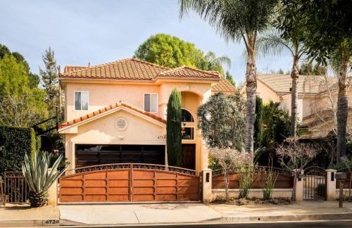 Sherman Oaks Home w Pool, Spa and Outdoor Kitchen - Foto 75